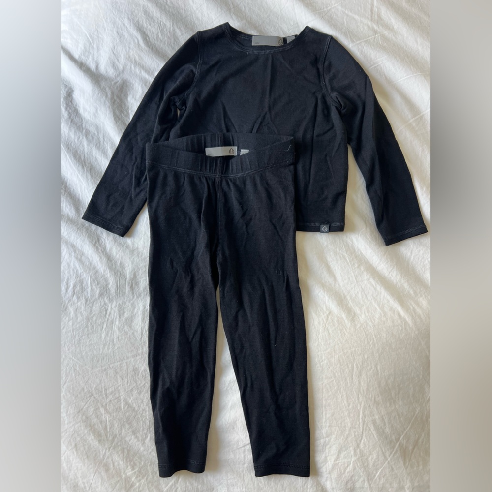 Kids 4T Black Matching Merino Wool base layer top and bottoms set